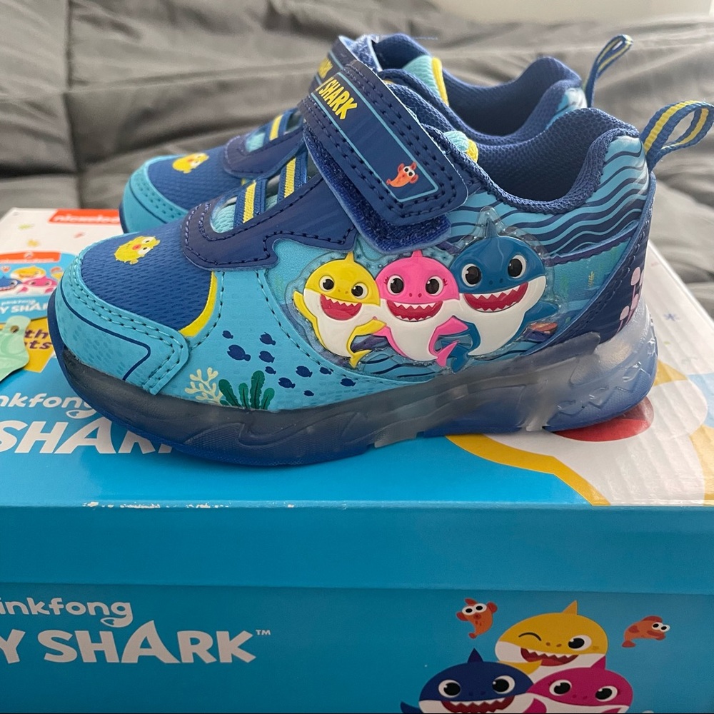 New Baby Shark Toddler Size 6 Shoes Sneakers